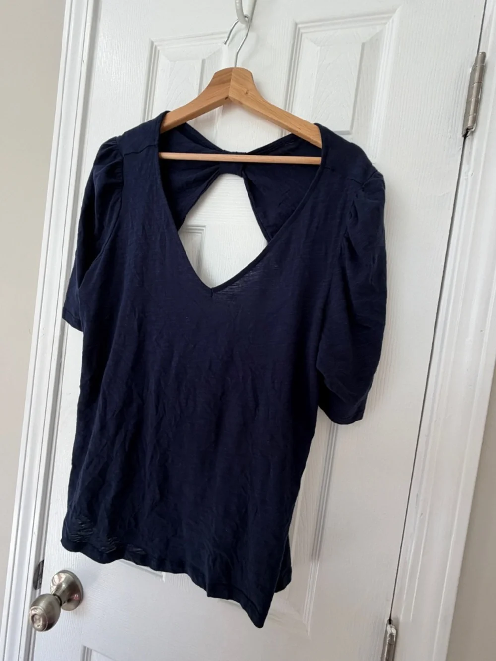 Meadow Rue by Anthropologie Navy V-Neck Puff Sleeve Top with Back Keyhole - Picture 2 of 10